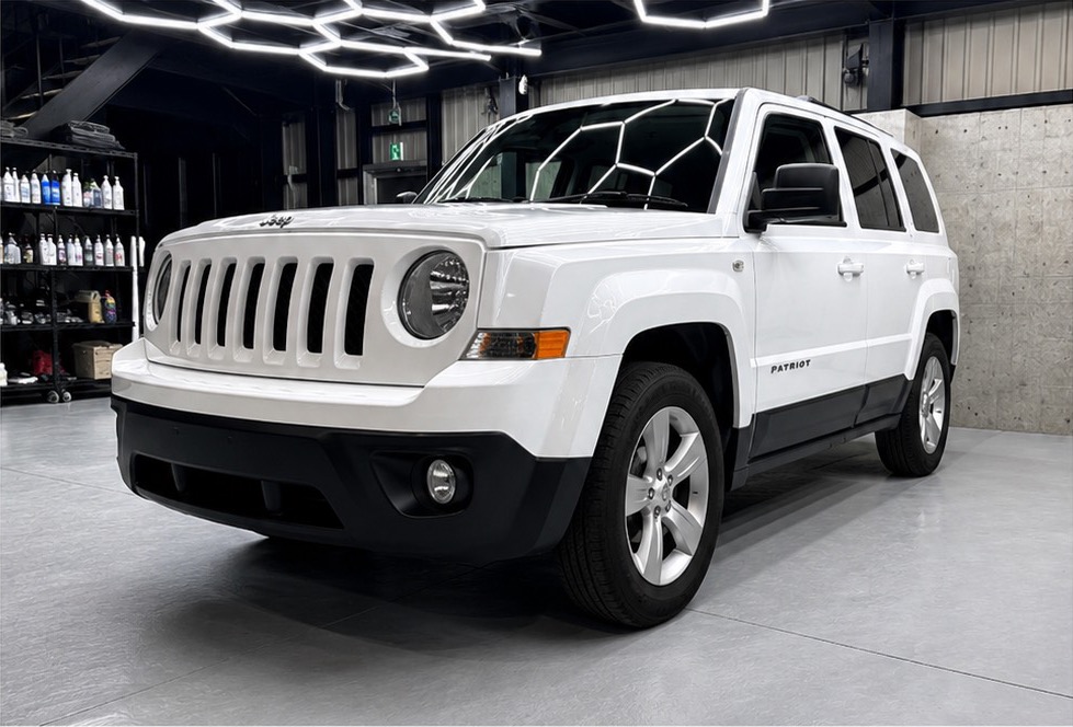 ガードグレイズ施工後の2012年式ホワイトのJeep パトリオット